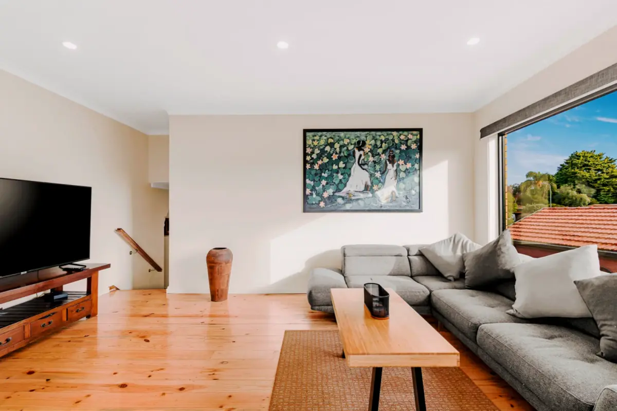 4 Rooms view 1