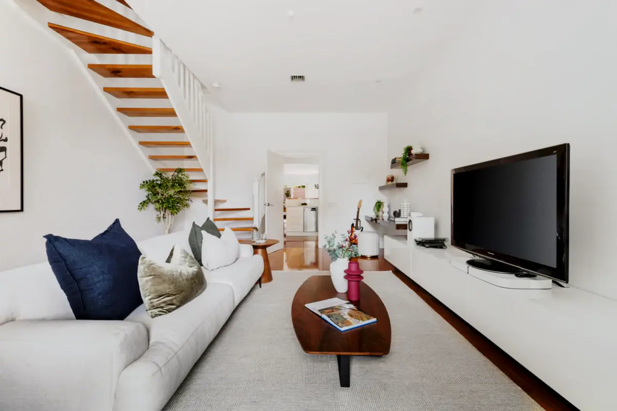 3 Rooms view 1
