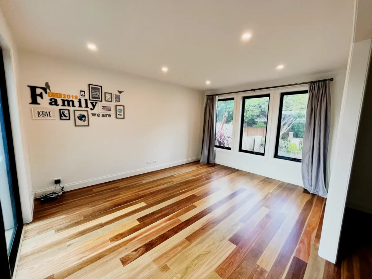 4 Rooms view 1