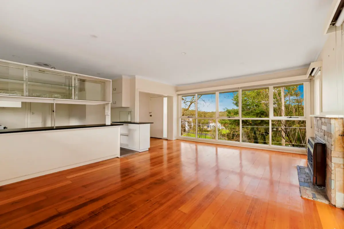 3 Rooms view 1