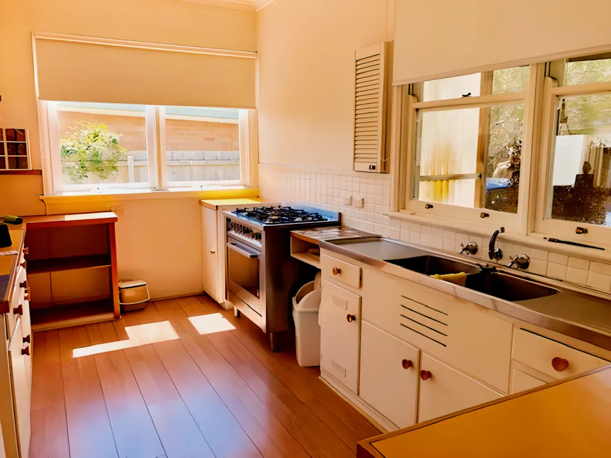4 Rooms view 1
