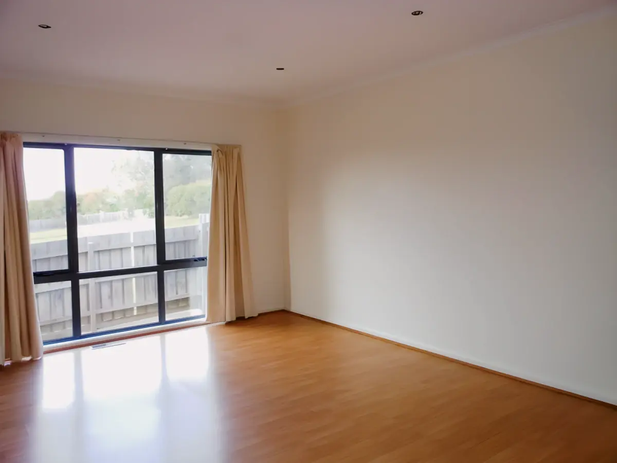 4 Rooms view 1