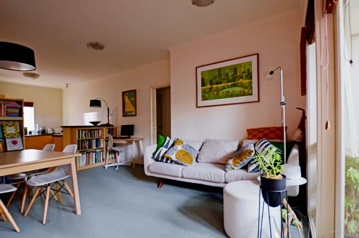 2 Rooms view 1