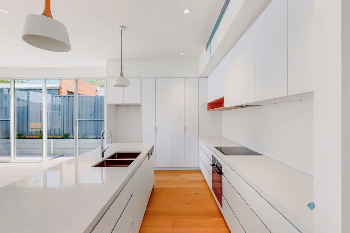 4 Rooms view 1