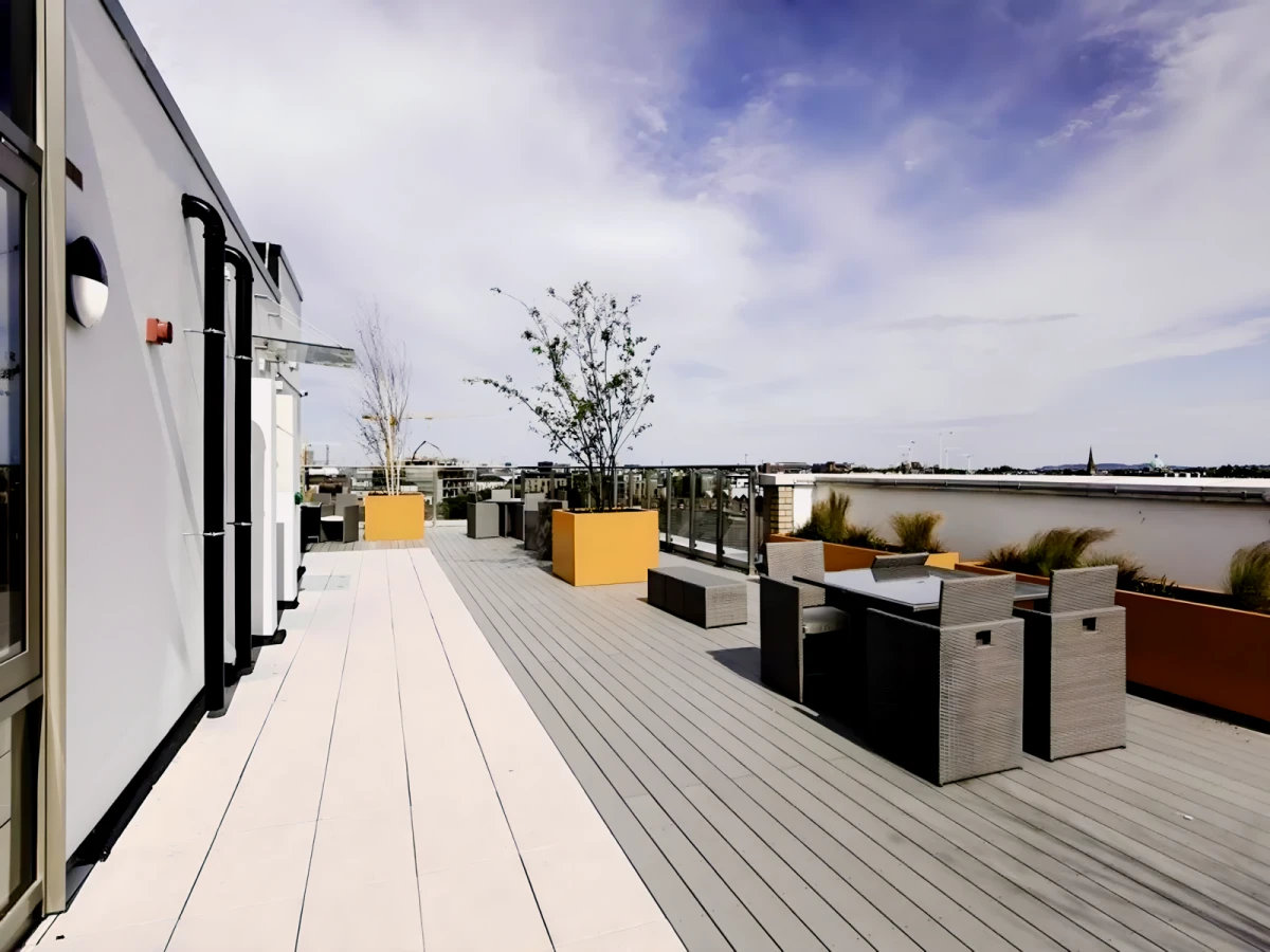 Outdoor Features