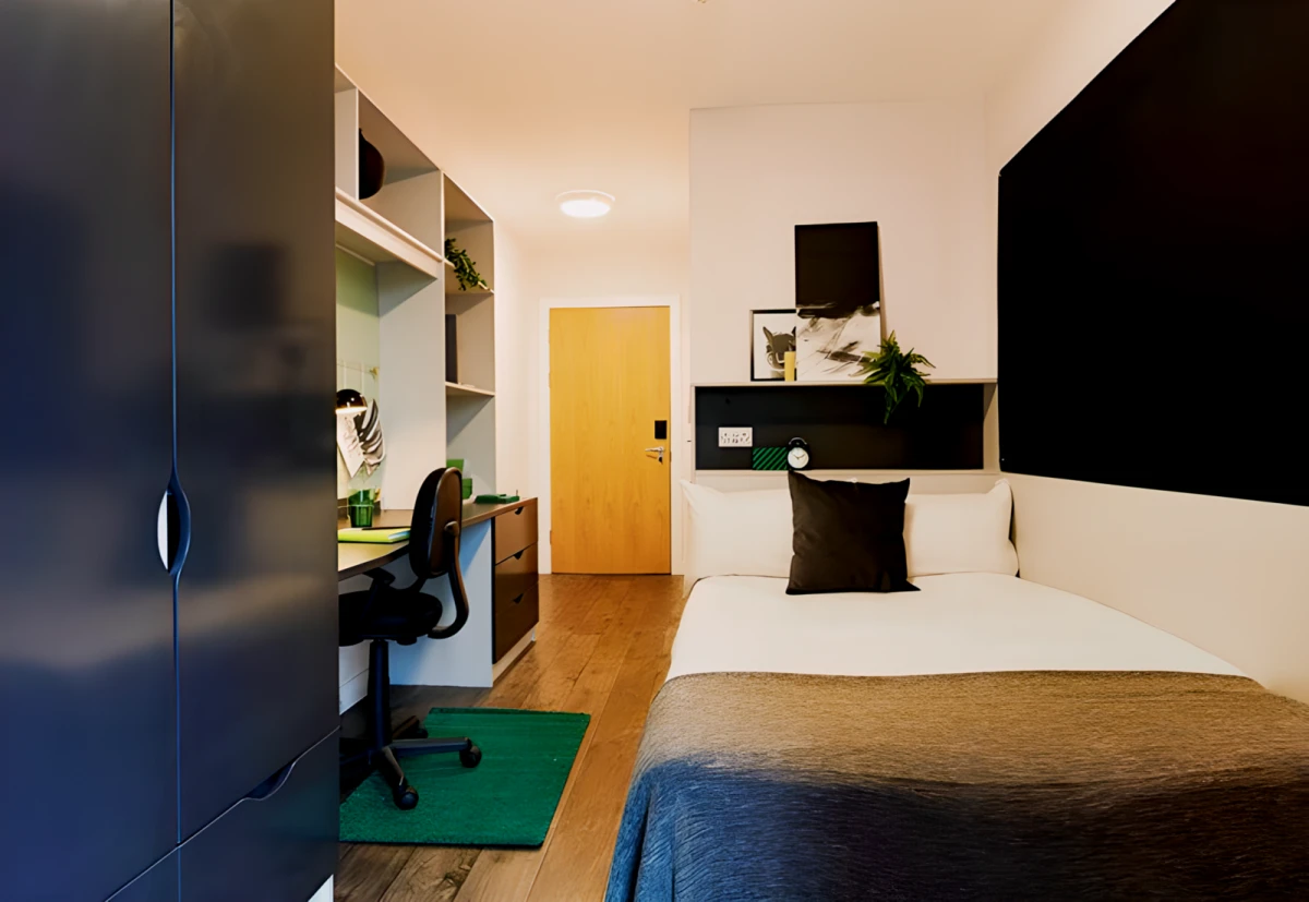 Gold Ensuite