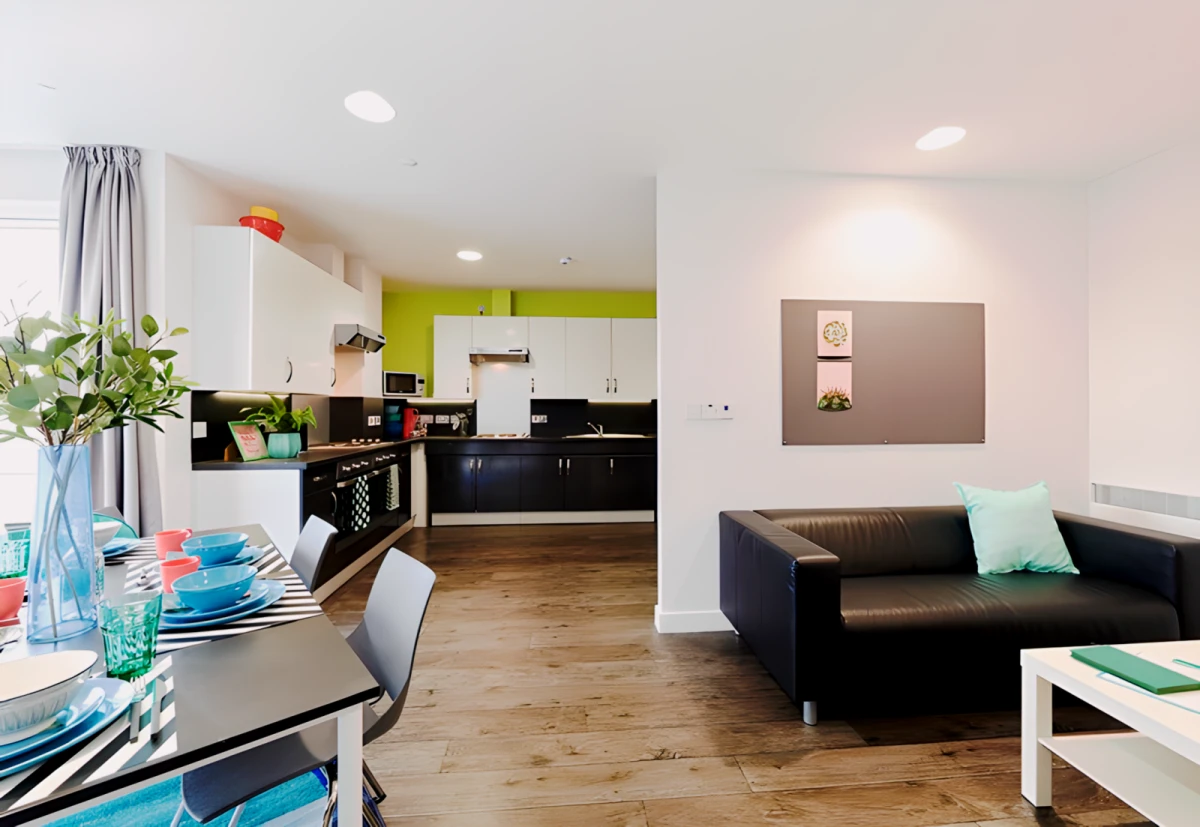Silver Ensuite