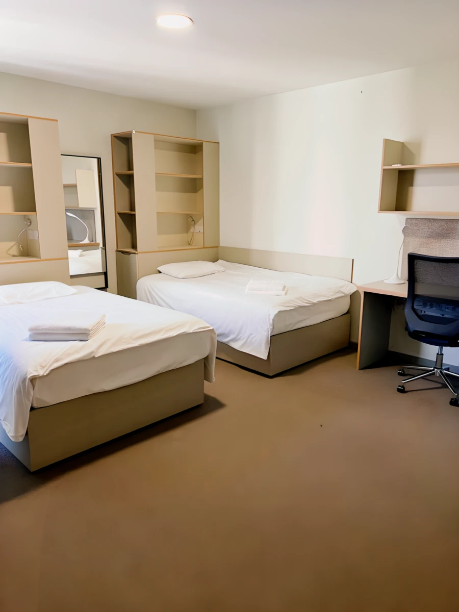 Platinum Twin En-suite