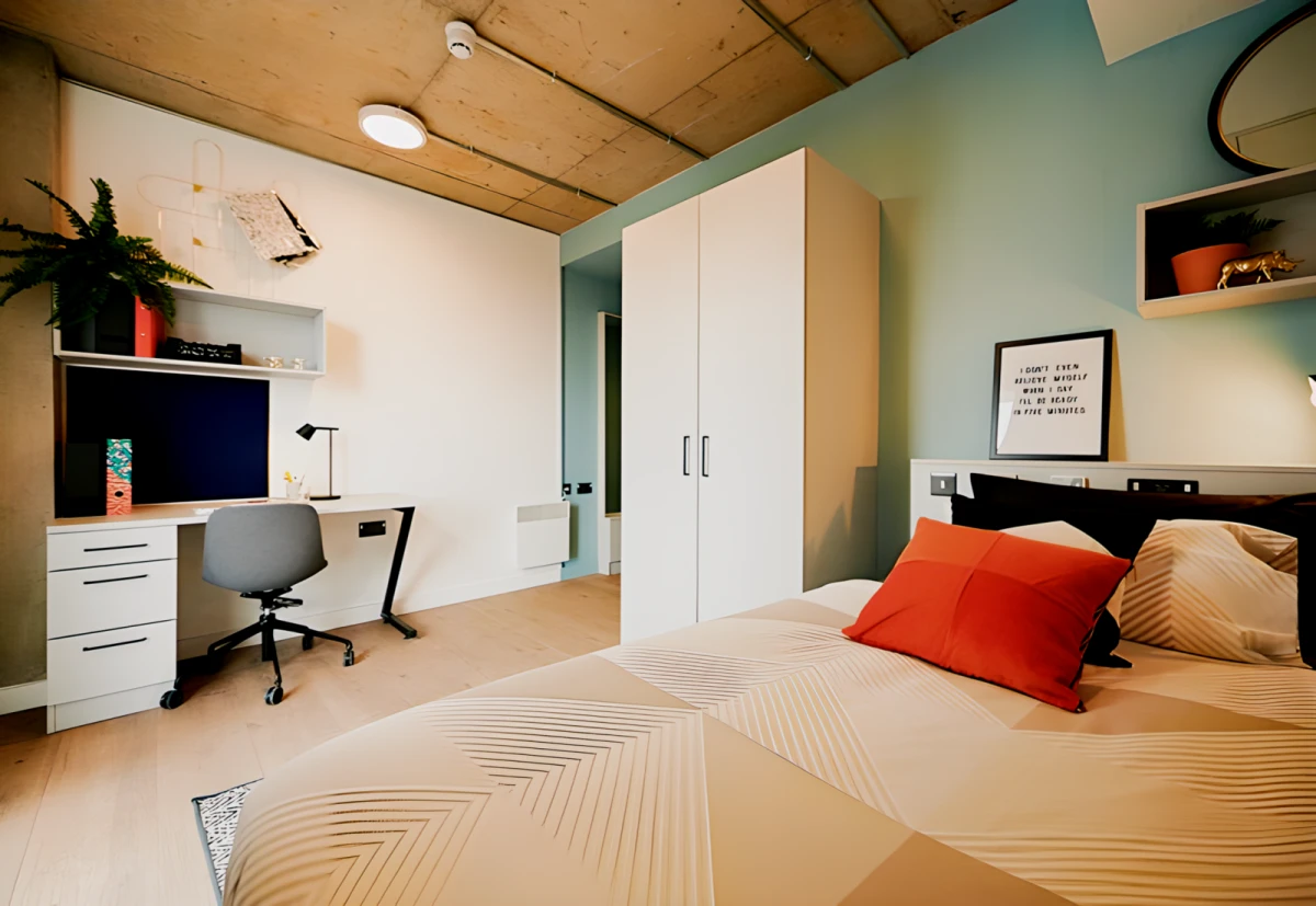 Gold Ensuite