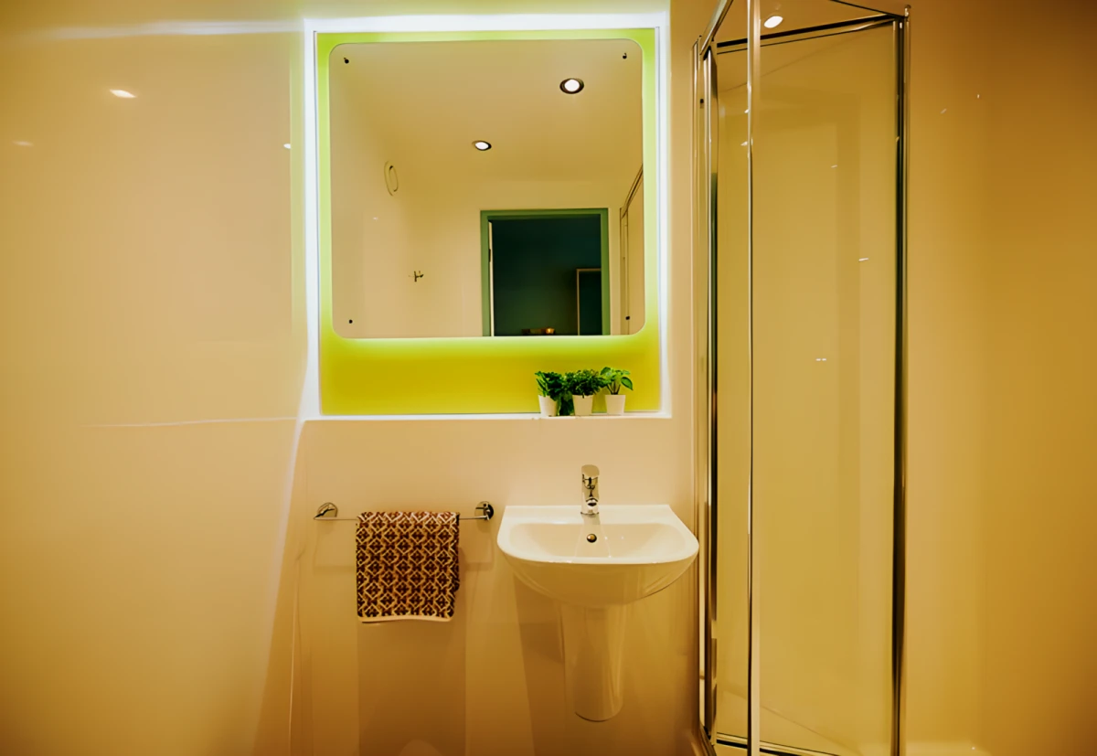 Bronze Ensuite