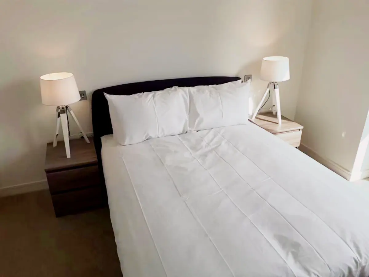 2 Rooms view 1