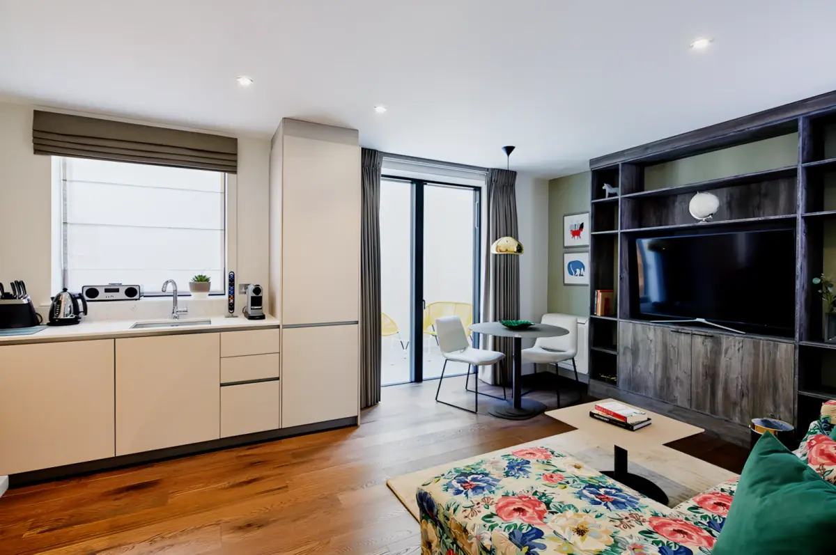 1 Rooms view 1