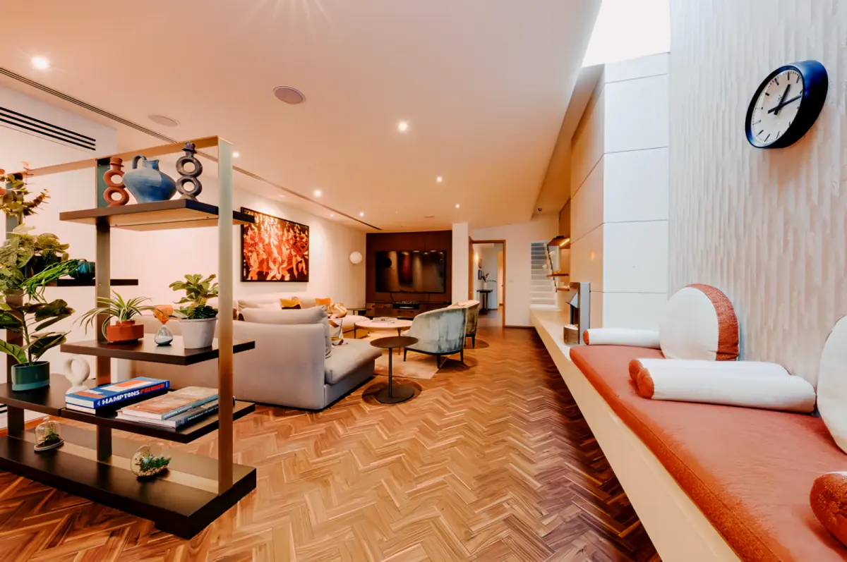 4 Rooms view 1
