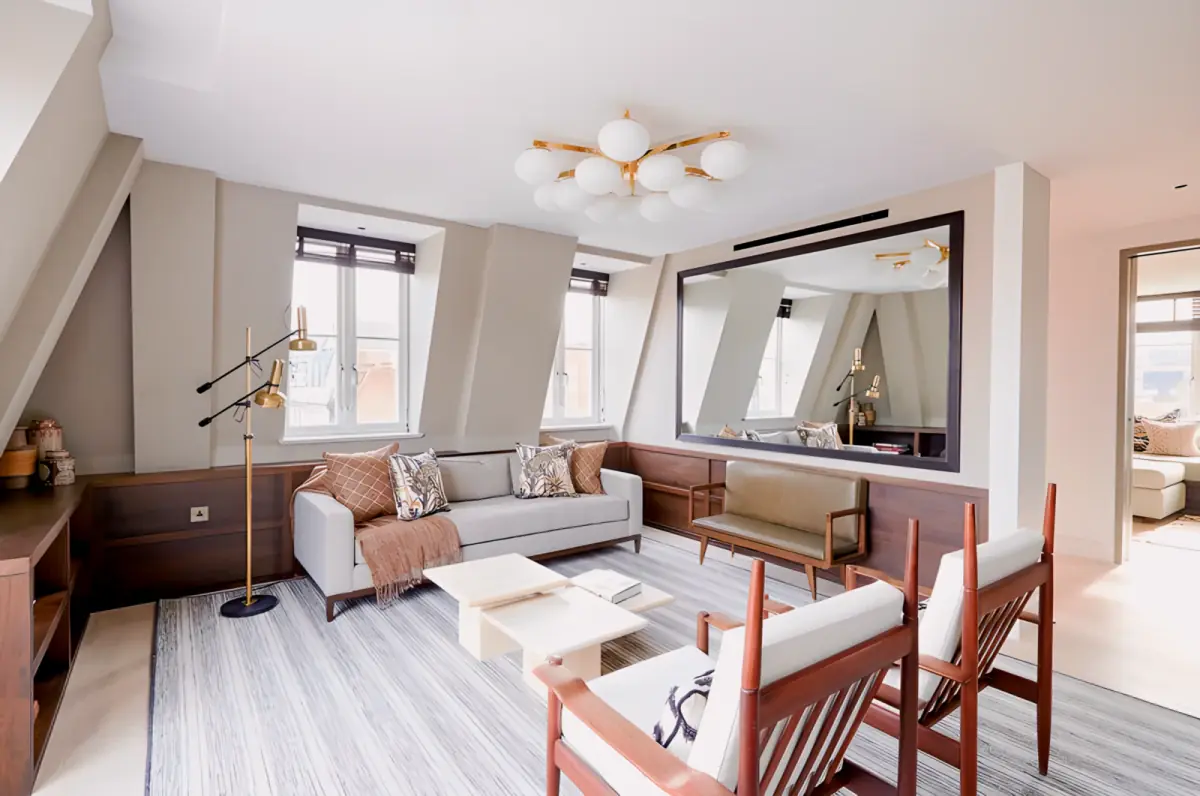 5 Rooms view 1
