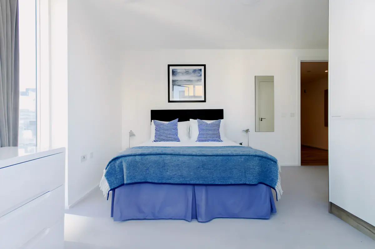 3 Rooms view 1