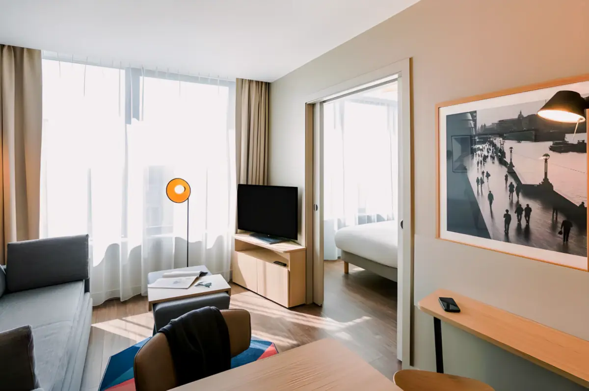 SL-Stratford Suites