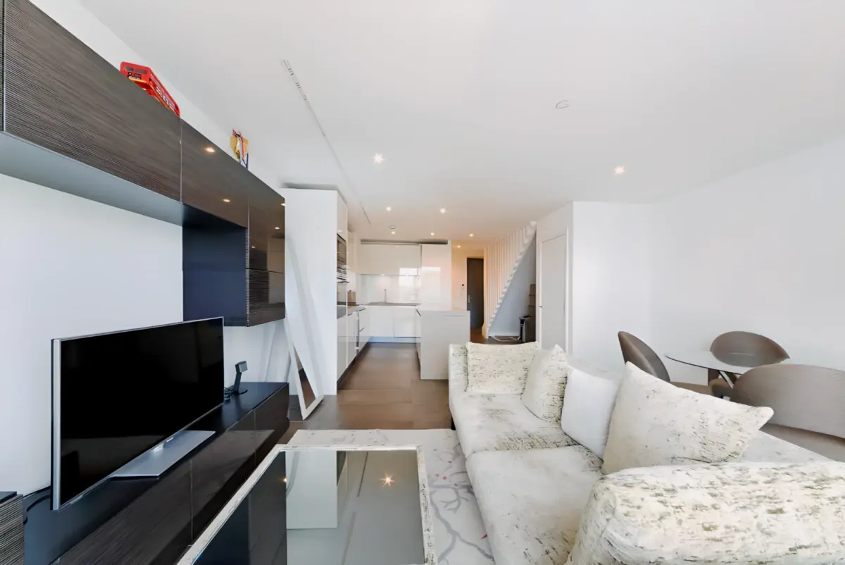 2 Rooms view 1
