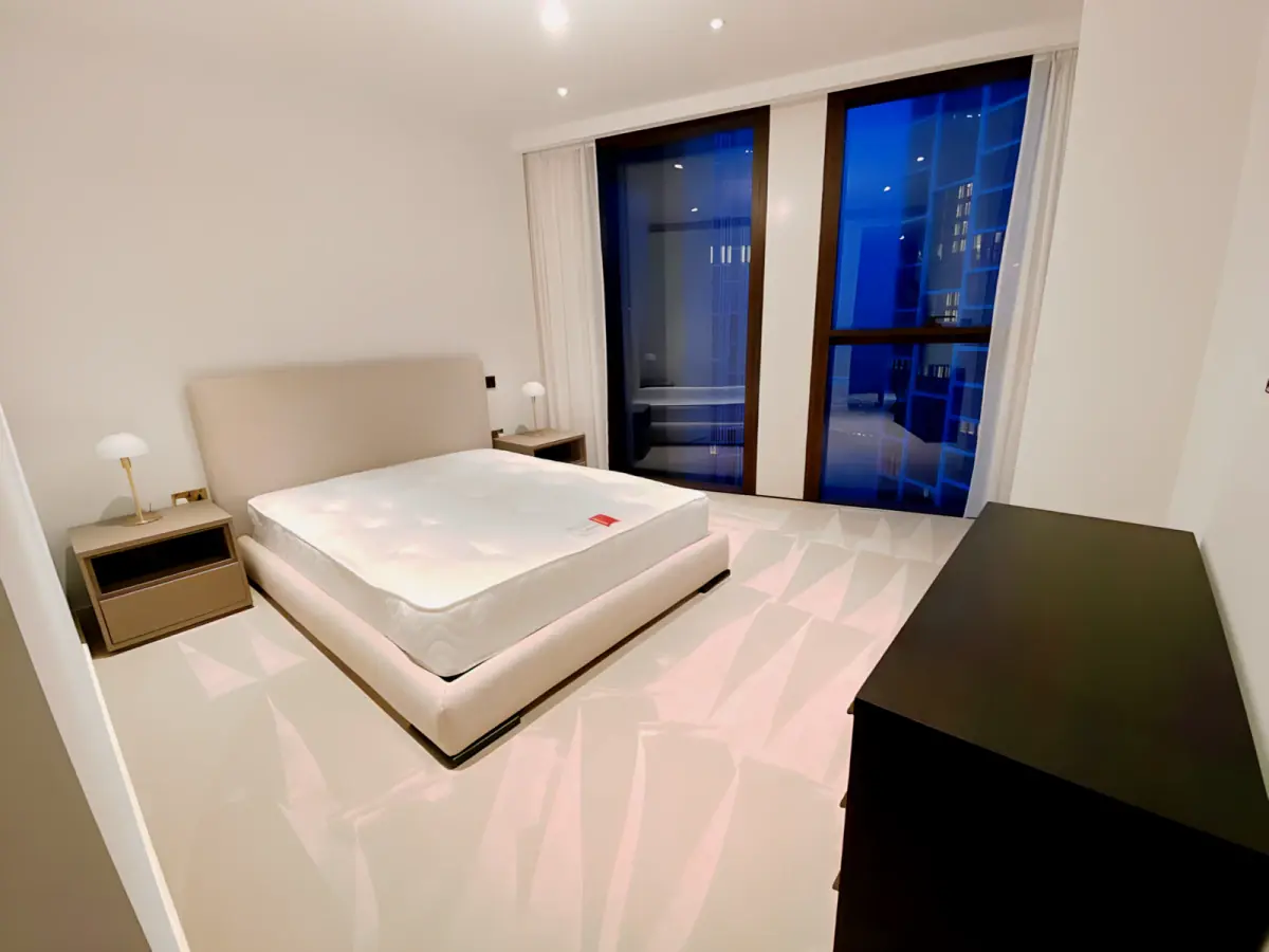 3 Rooms view 4