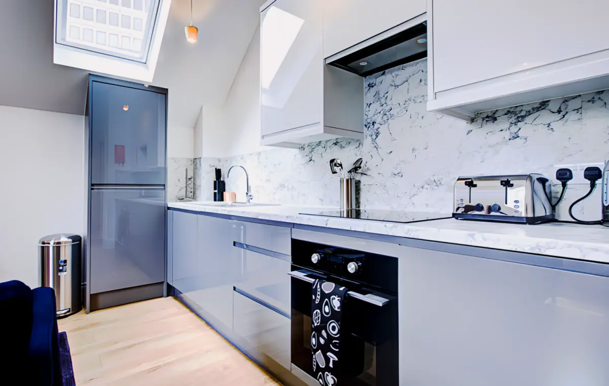 Hybrid Resi - New Malden