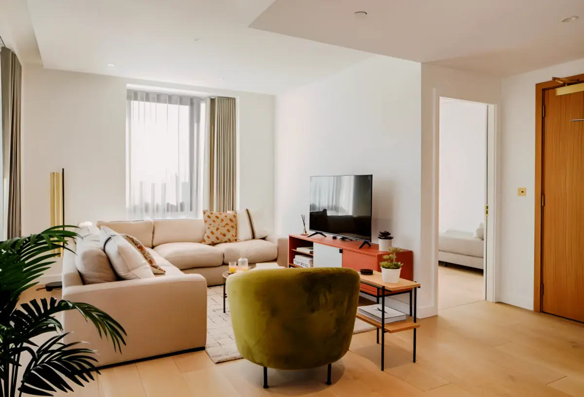 3 Rooms view 2