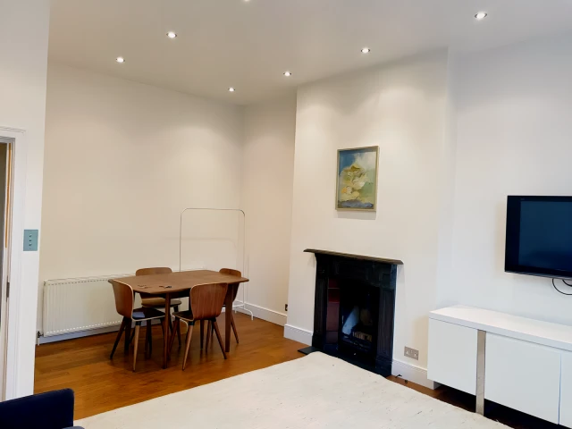 3 Beds 2 Baths
