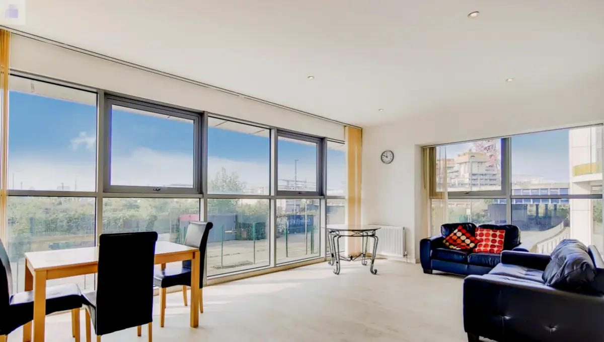 2 Rooms view 1