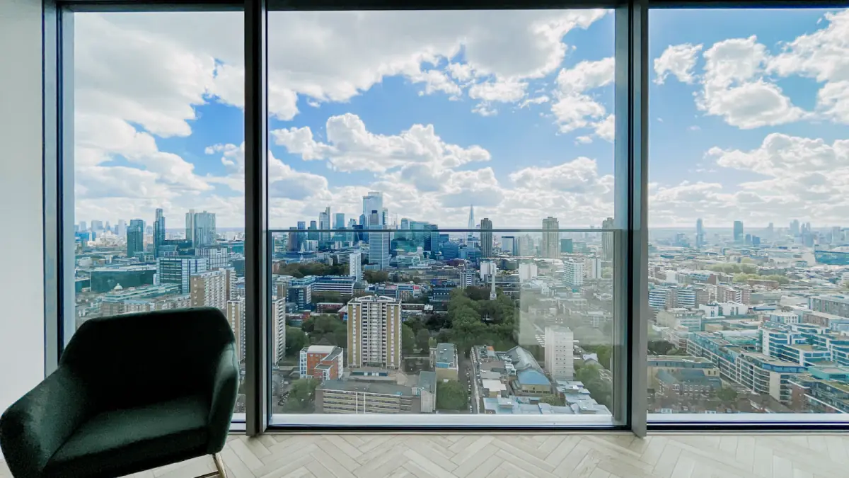 3 Rooms view 1