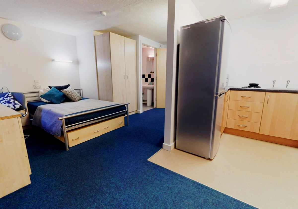 iQ Aspley House