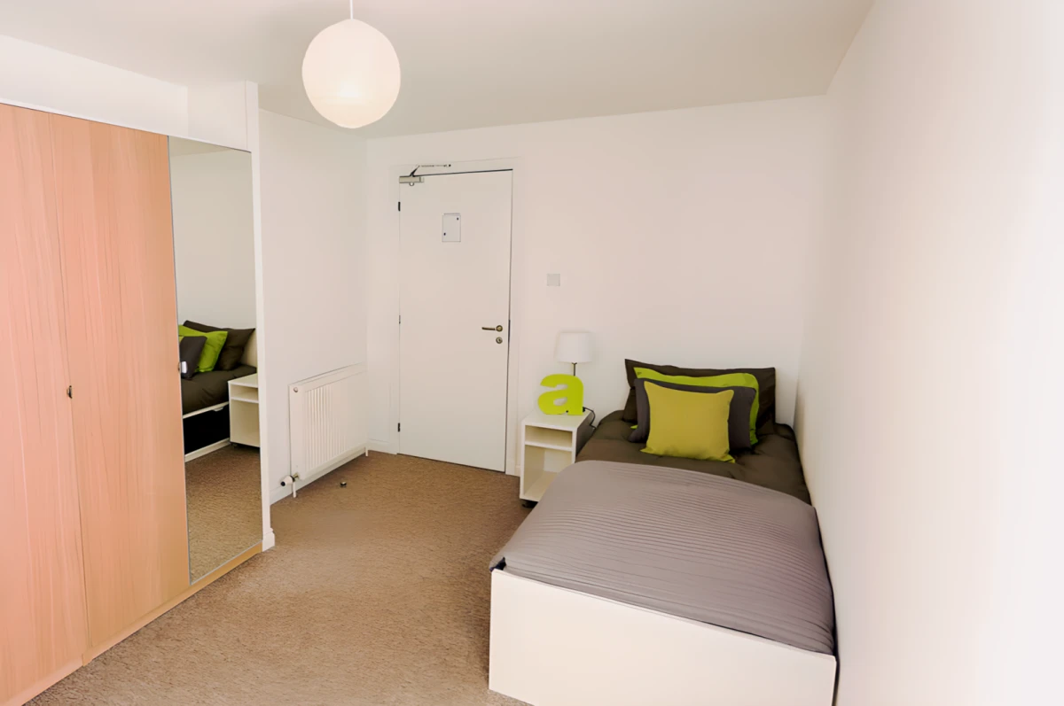 Standard - 2 & 3 Bed Flat