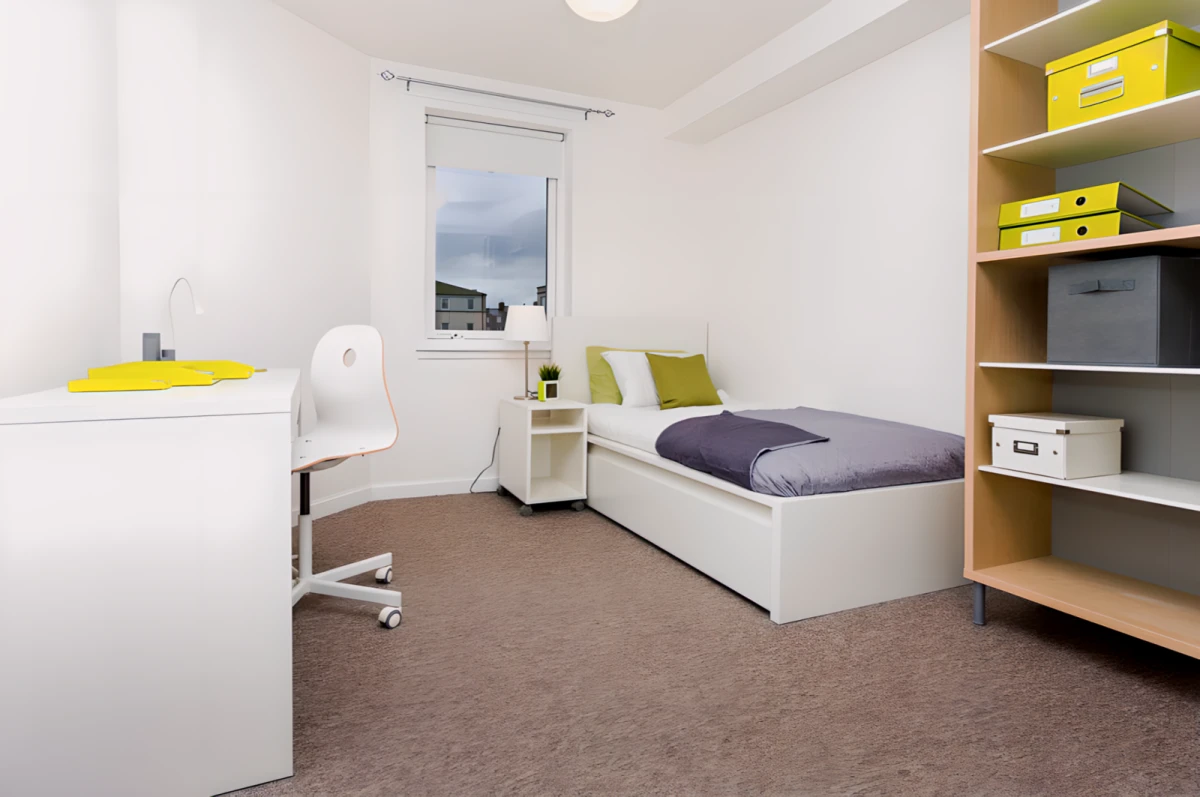 Standard – 3 Bed Flat