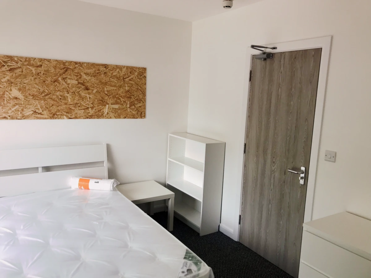 En-suite Double Room (2 Bed Apartment)