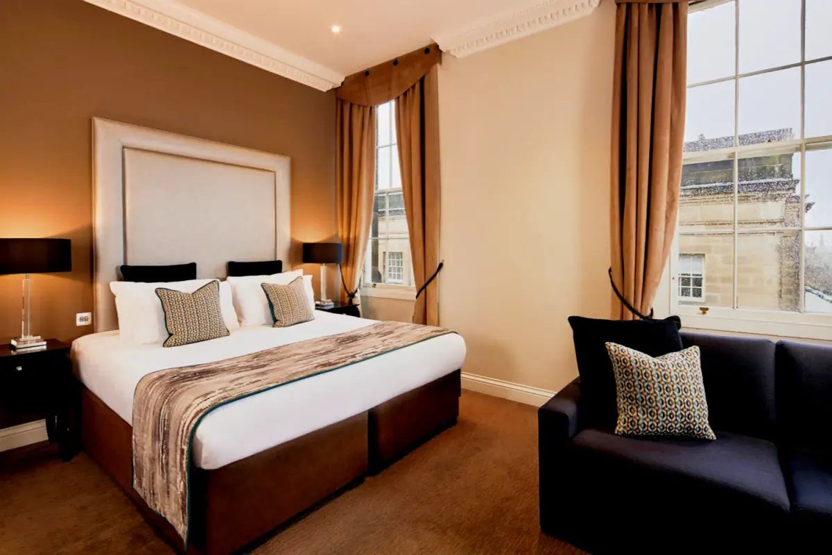 SL-Royal Mile Residences