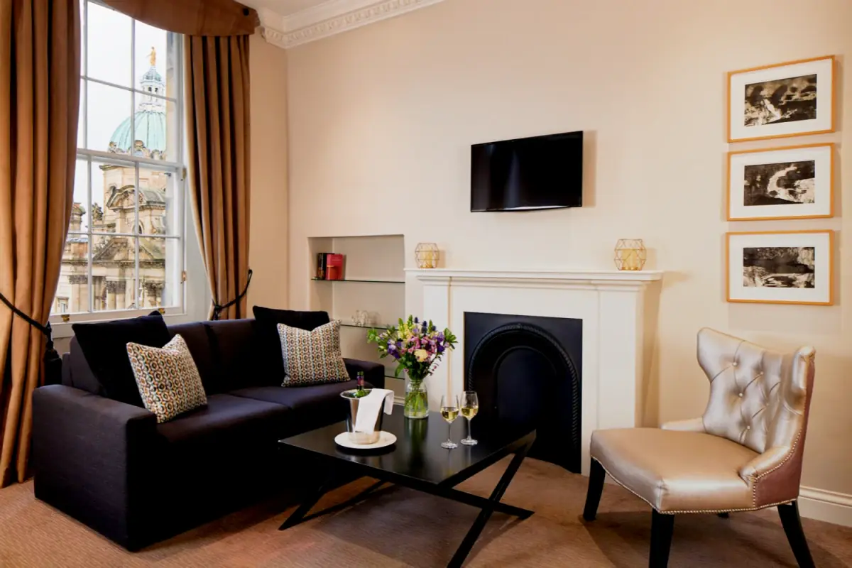 SL-Royal Mile Residences