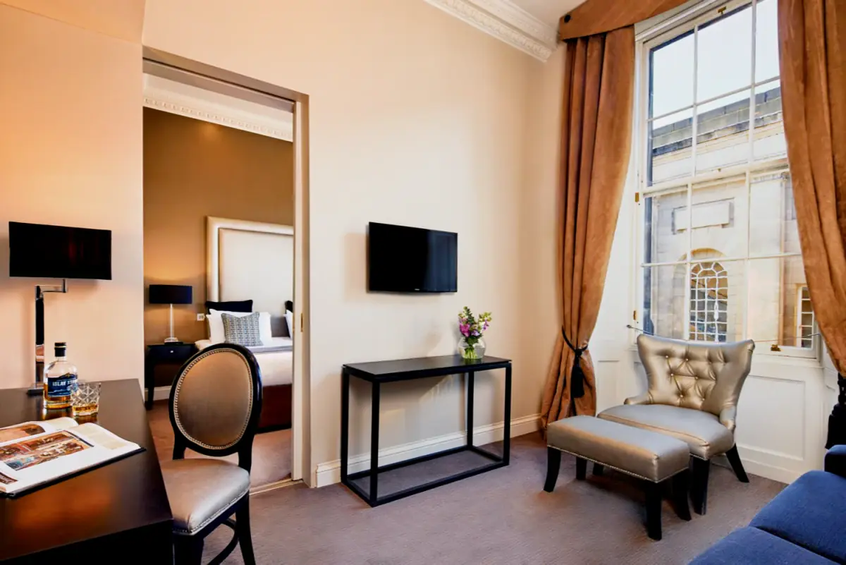 SL-Royal Mile Residences