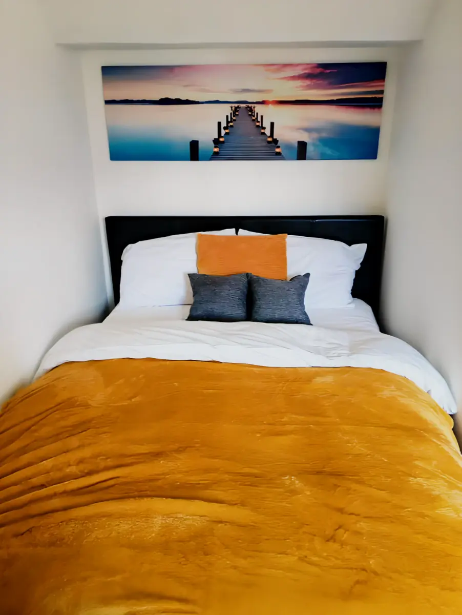 2 Rooms view 1