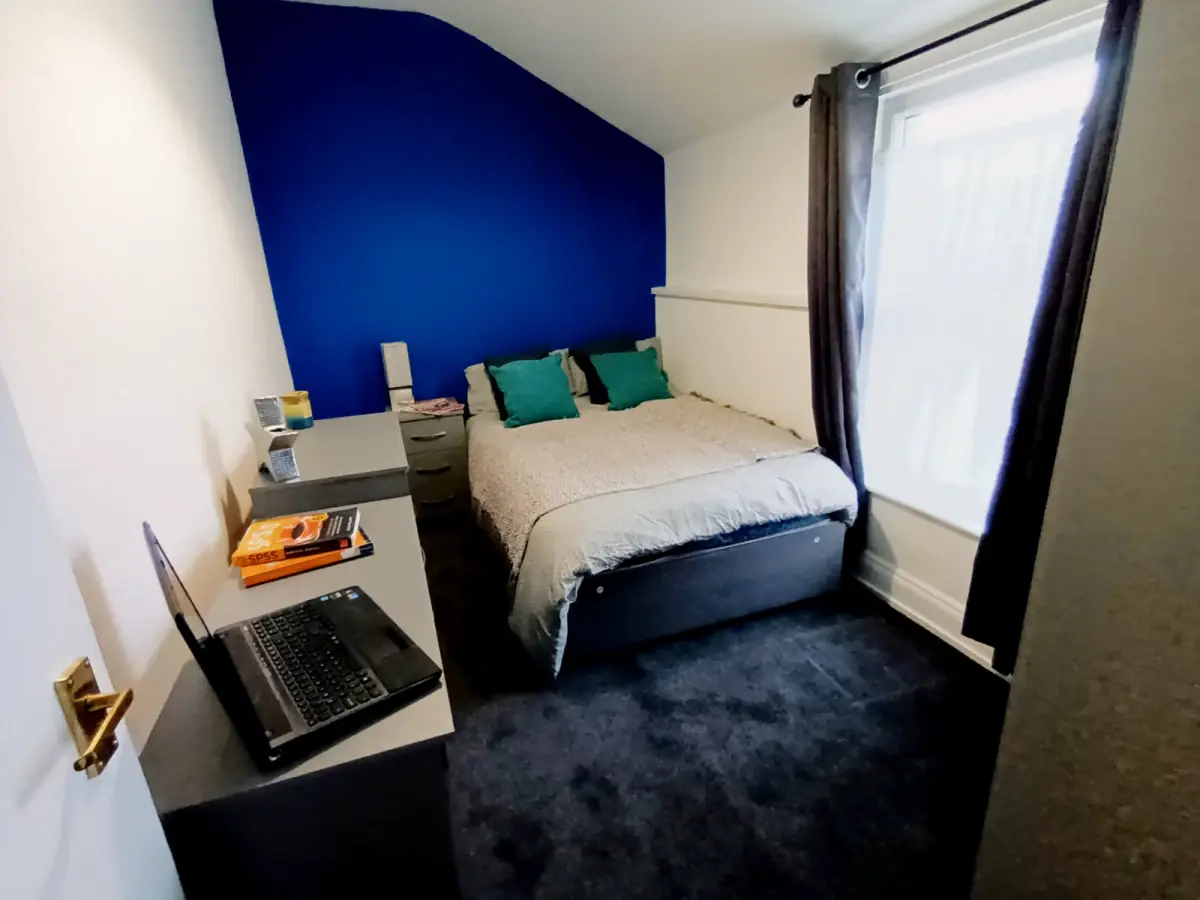 4 bedrooms house -First Floor Rear