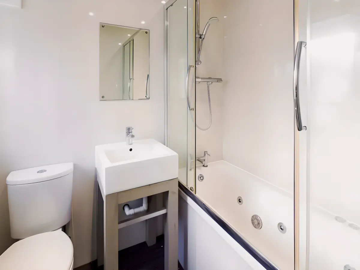 4 Bed 1 Bath