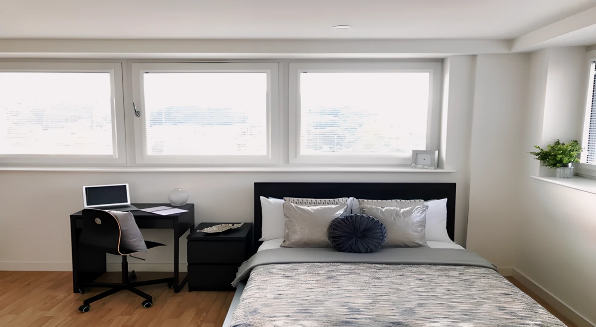 Top Floor Deluxe Studio