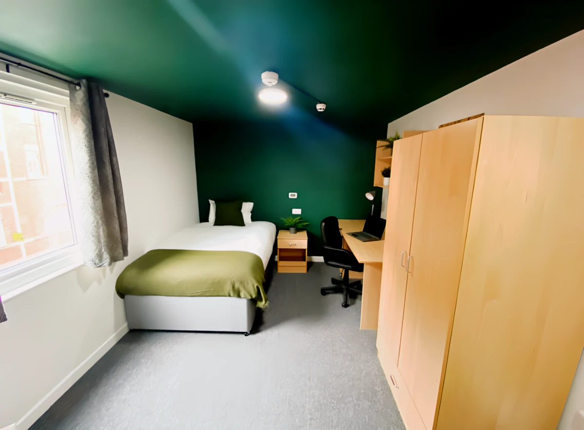 4-5 Bedrooms En-suite