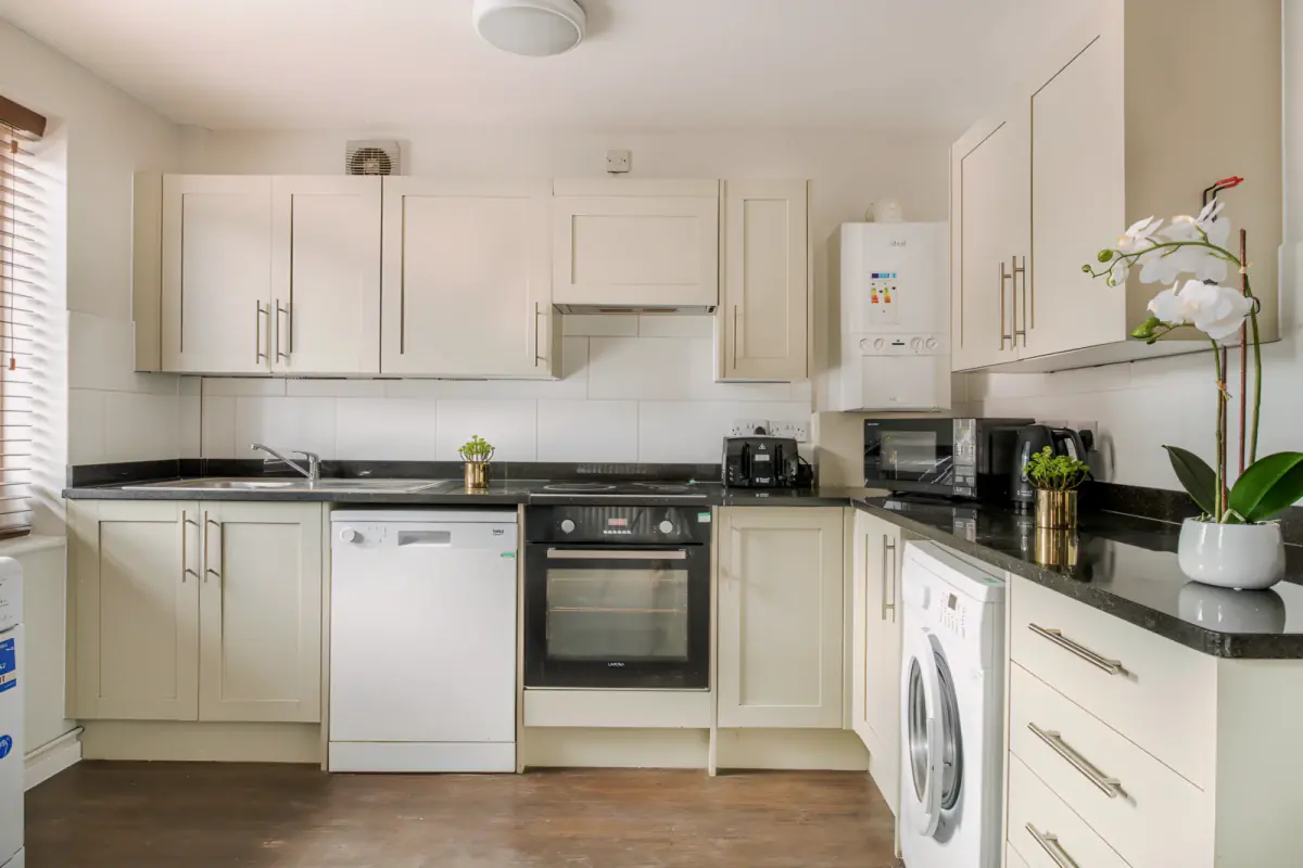 Flat 2, 4 Rob Roy House