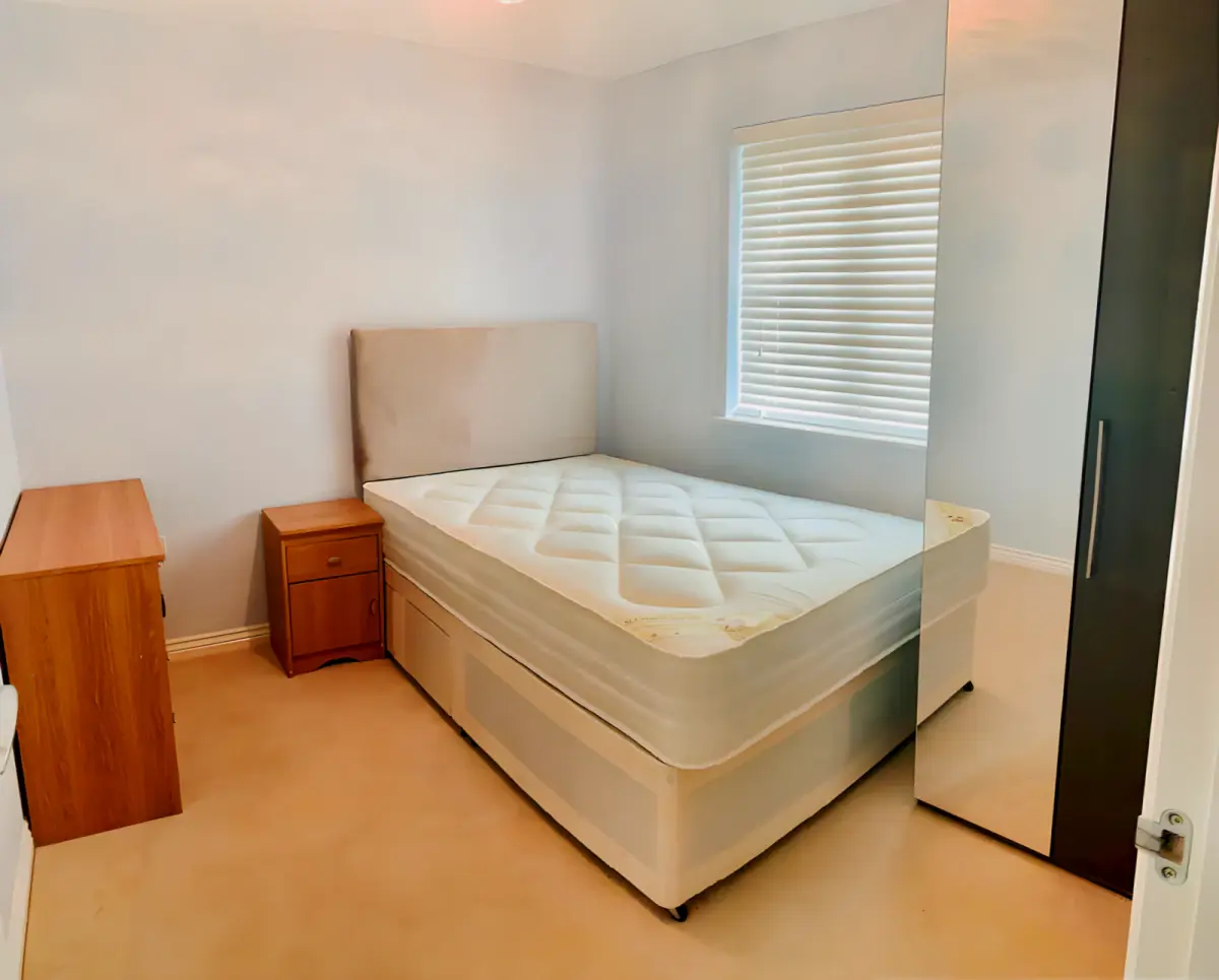 3 bedrooms 2 bathrooms