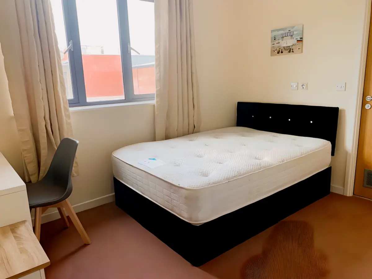 2 Rooms view 1