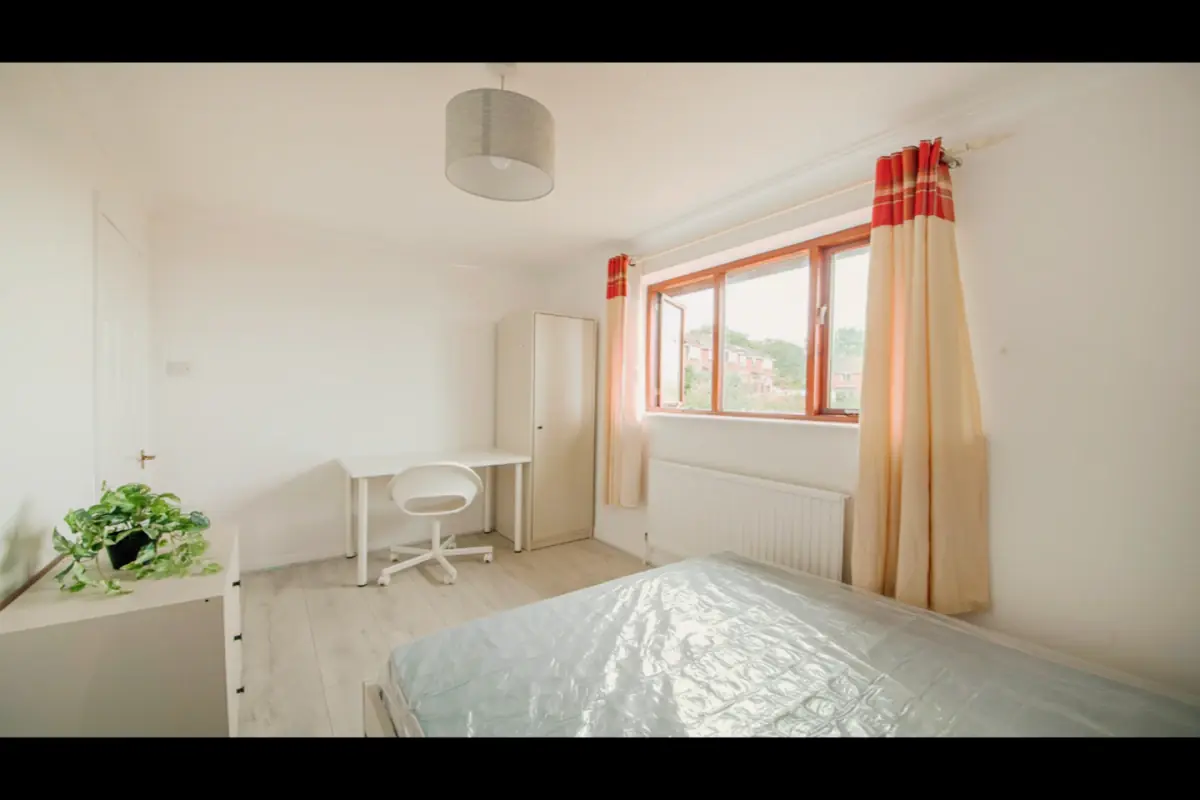 5 Bed, 1 Bath