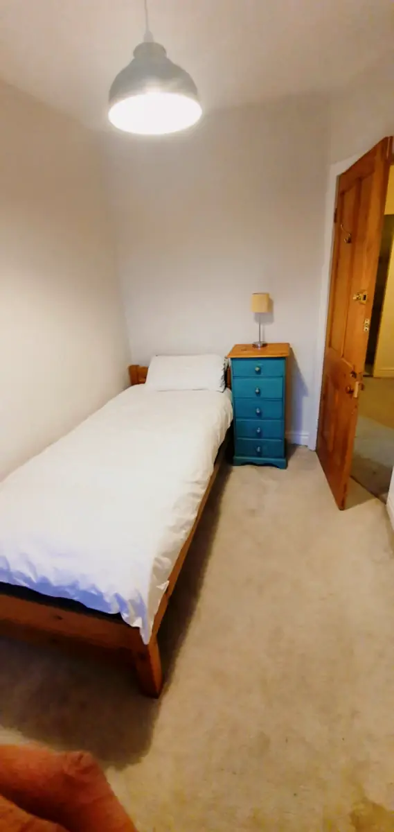 4 Bedroom, 1 Bathroom
