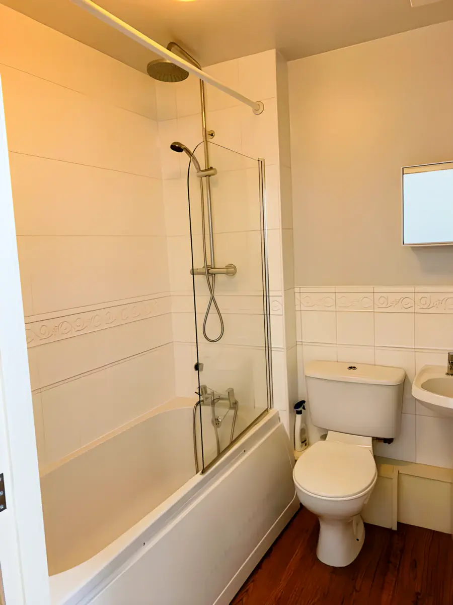 3 Rooms view 1
