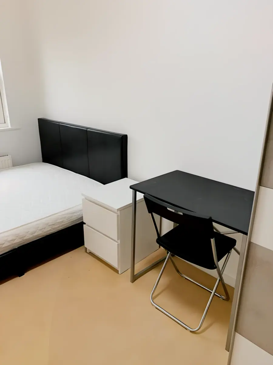 3 Bedroom, 1 Bathroom