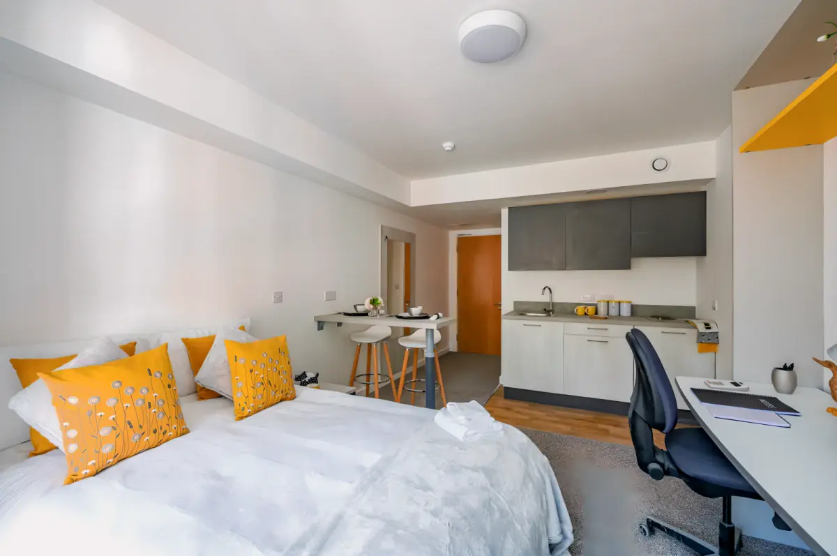 3-6 Cable Street LA1