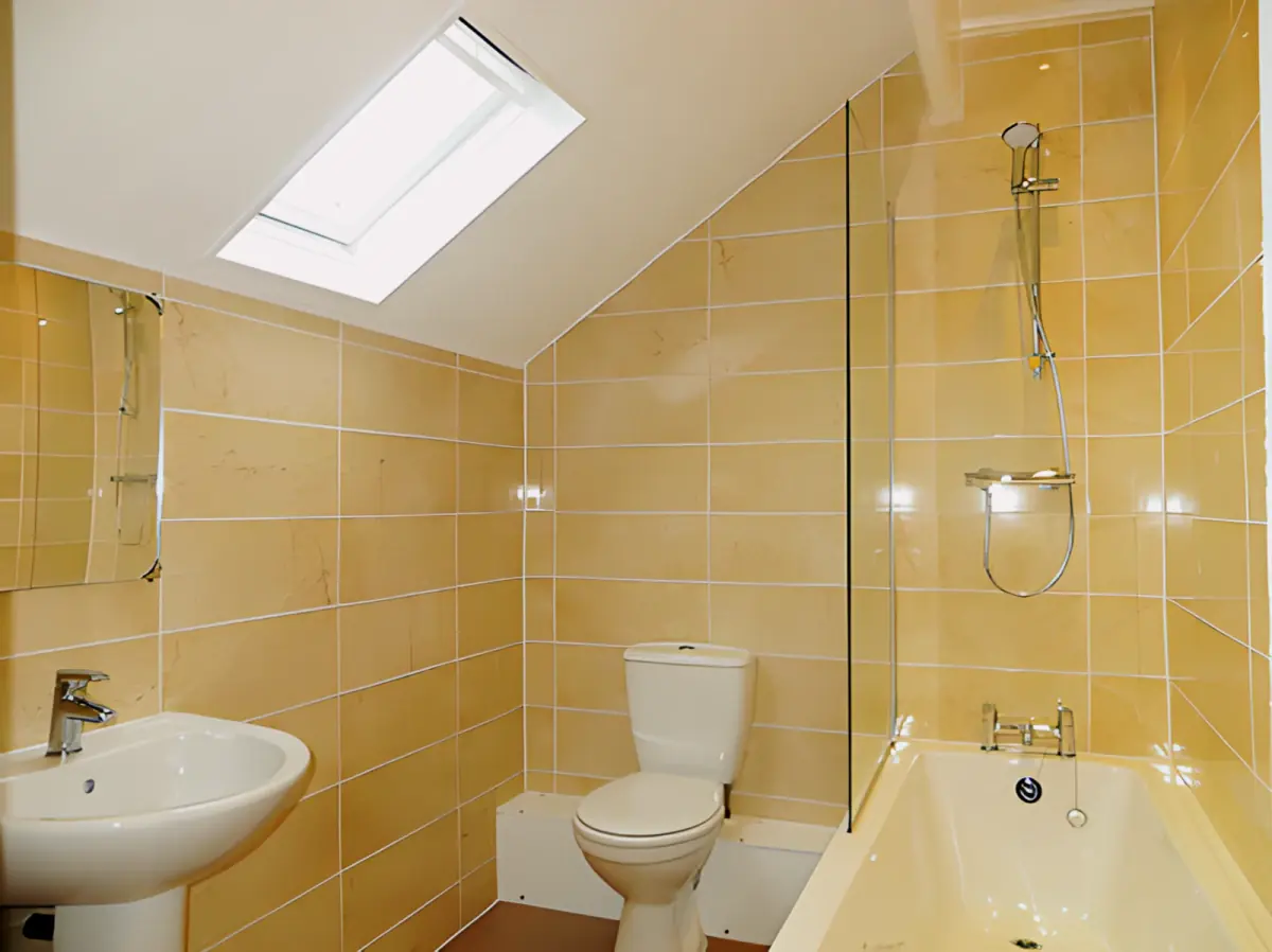 4 Bedroom, 1 Bathroom