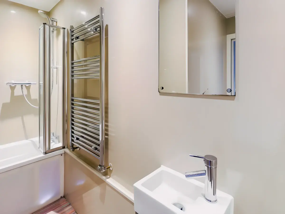 4 Bed 1 Bath