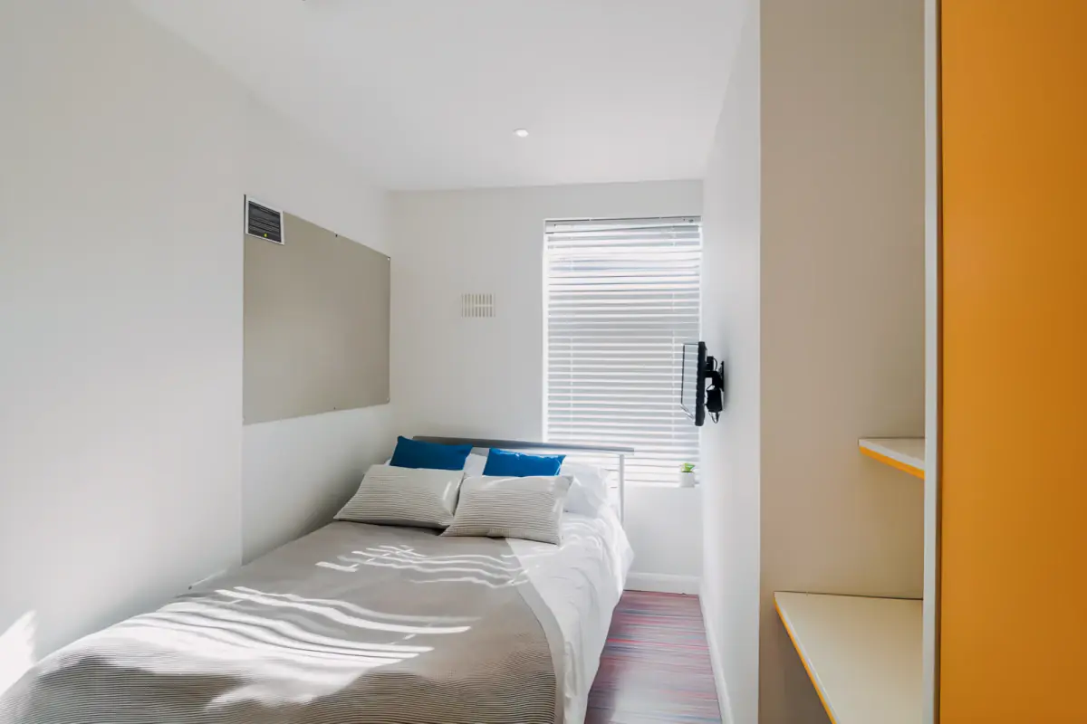 5 Bed 1 Bath